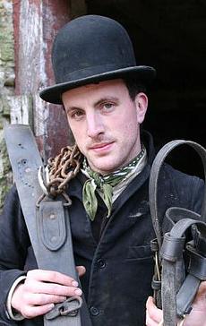 Актер Алекс Лангландс сыгравший роль в сериале Викторианская ферма (сериал).