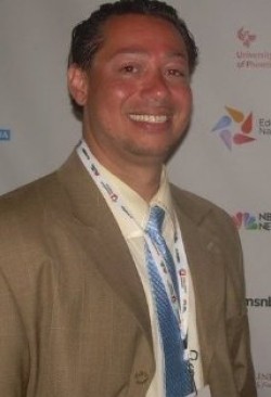 Актер Энджел Родригез сыгравший роль в сериале Таксист (сериал 2002 - 2004).