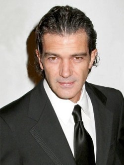 Актер Антонио Бандерас сыгравший роль в сериале Его звали Бенито (мини-сериал).