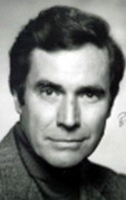 Актер Брэдфорд Диллман сыгравший роль в сериале The Delphi Bureau  (сериал 1972-1973).