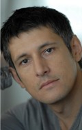 Актер Денис Бургазлиев сыгравший роль в сериале Бигль (сериал).