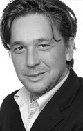 Актер Дрис ван Хеген сыгравший роль в сериале De wet volgens Milo.