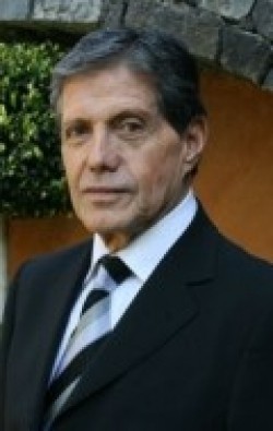 Актер Эктор Бонилья сыгравший роль в сериале Свадебная фата.