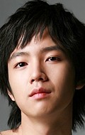 Актер Чан Гын Сок сыгравший роль в сериале Дождь любви (сериал).