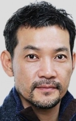 Актер Чон Джин-ён сыгравший роль в сериале Дождь любви (сериал).
