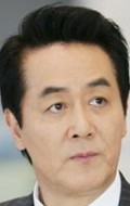 Актер Джин-хи Хань сыгравший роль в сериале Отельер.