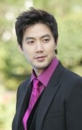 Актер Джин Рю сыгравший роль в сериале Скандальная столица (сериал).