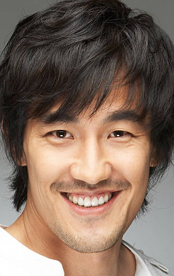 Актер Хан Чжон Су сыгравший роль в сериале Очаровательный прокурор (сериал).