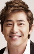 Актер Кан Чжи Хван сыгравший роль в сериале Солги мне (сериал).