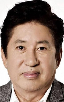 Актер Ким Ён-гон сыгравший роль в сериале Братья Очжаккё (сериал).
