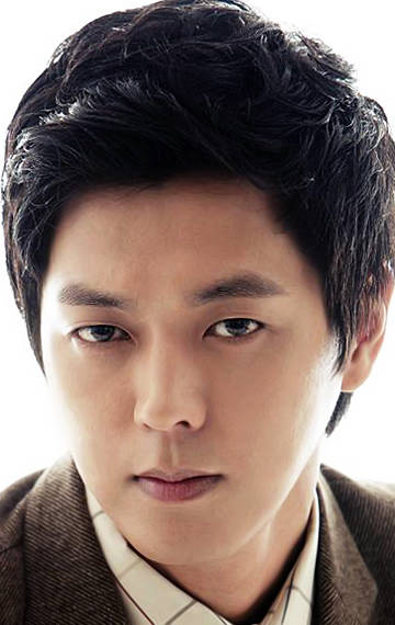 Актер Ким Хын Су сыгравший роль в сериале Владыка морей (сериал 2004 - 2005).