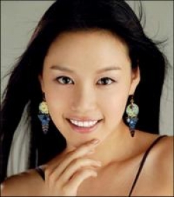 Актер Ким А-джун сыгравший роль в сериале Владыка морей (сериал 2004 - 2005).