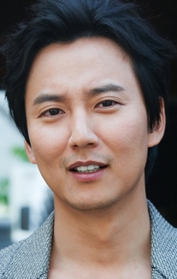 Актер Ким Нам-гиль сыгравший роль в сериале Gootbai sollo.