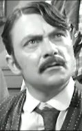 Актер Ларри Дж. Блейк сыгравший роль в сериале Вот - Люси  (сериал 1968-1974).