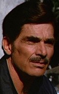 Актер Ларри Пеннелл сыгравший роль в сериале O'Hara, U.S. Treasury  (сериал 1971-1972).