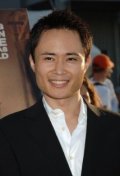 Актер Мотоки Кобаяси сыгравший роль в сериале Manhattan Diaries  (сериал 2007 - ...).