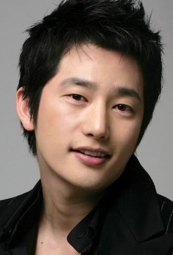 Актер Пак Си Ху сыгравший роль в сериале Очаровательный прокурор (сериал).