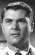 Актер Роберт Колбер сыгравший роль в сериале Бронко  (сериал 1958-1962).