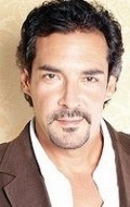Актер Rolando Tarajano сыгравший роль в сериале Любовники пустыни.