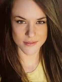Актер Сара Батлер сыгравший роль в сериале Я <3 вампиров  (сериал 2009 - ...).
