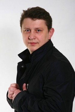 Актер Сергей Колешня сыгравший роль в сериале Призрак в кривом зеркале (мини-сериал).