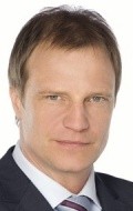 Актер Thorsten Nindel сыгравший роль в сериале Учреждение  (сериал 1997-2002).