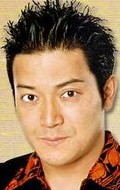 Актер Томомитсу Ямагучи сыгравший роль в сериале Sui 10! One-Night R&R.