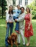 Домик с собачкой (сериал 2002 - 2003) - трейлер и описание.