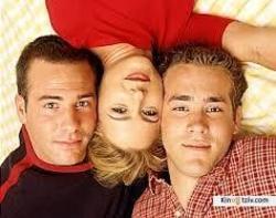 Смотреть фото Два парня и девушка (сериал 1998 - 2001).